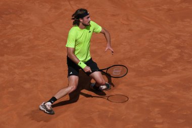 Yunan Stefanos Tsitsipas, Mutua Madrid Açık 'ı 29 Nisan 2025 tarihinde İspanya' nın Madrid kentinde La Caja Magica 'da gerçekleştirdi.