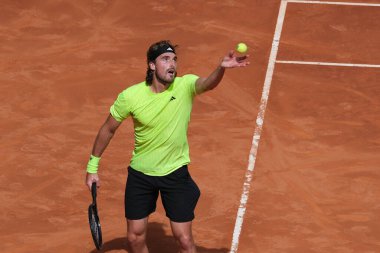 Yunan Stefanos Tsitsipas, Mutua Madrid Açık 'ı 29 Nisan 2025 tarihinde İspanya' nın Madrid kentinde La Caja Magica 'da gerçekleştirdi.