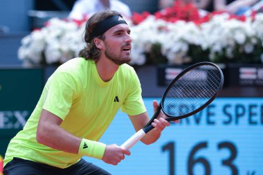 Yunan Stefanos Tsitsipas, Mutua Madrid Açık 'ı 29 Nisan 2025 tarihinde İspanya' nın Madrid kentinde La Caja Magica 'da gerçekleştirdi.