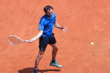 Daniil Medvedev, İspanya 'nın başkenti Madrid' de 1 Mayıs 2025 'te La Caja Magica' da düzenlenen Mutua Madrid Açık etkinliğinde.