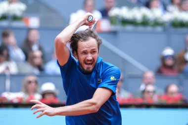 Daniil Medvedev, İspanya 'nın başkenti Madrid' de 1 Mayıs 2025 'te La Caja Magica' da düzenlenen Mutua Madrid Açık etkinliğinde.