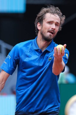 Daniil Medvedev, İspanya 'nın başkenti Madrid' de 1 Mayıs 2025 'te La Caja Magica' da düzenlenen Mutua Madrid Açık etkinliğinde.