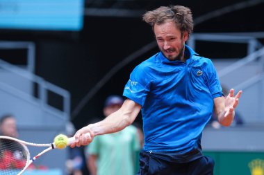 Daniil Medvedev, İspanya 'nın başkenti Madrid' de 1 Mayıs 2025 'te La Caja Magica' da düzenlenen Mutua Madrid Açık etkinliğinde.