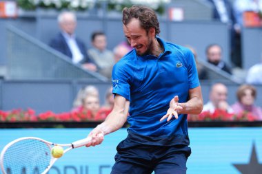 Daniil Medvedev, İspanya 'nın başkenti Madrid' de 1 Mayıs 2025 'te La Caja Magica' da düzenlenen Mutua Madrid Açık etkinliğinde.