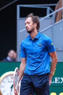 Daniil Medvedev, İspanya 'nın başkenti Madrid' de 1 Mayıs 2025 'te La Caja Magica' da düzenlenen Mutua Madrid Açık etkinliğinde.