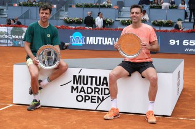 İspanya 'dan Marcel Granollers ve İspanya' nın Madrid kenti La Caja Magica 'da düzenlenen Mutua Madrid Açık' ın 12. gününde oynanan Erkekler İkili Final Maçında Horacio Zeballos.
