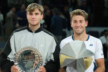 Norveç 'ten Casper Ruud Mutua Madrid Açık 2025 turnuvasında kazandığı zaferden sonra 4 Mayıs 2025 tarihinde İspanya' nın Madrid kentinde La Caja Magica 'da kutlandı.. 