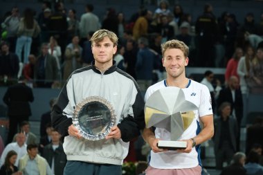 Norveç 'ten Casper Ruud Mutua Madrid Açık 2025 turnuvasında kazandığı zaferden sonra 4 Mayıs 2025 tarihinde İspanya' nın Madrid kentinde La Caja Magica 'da kutlandı.. 