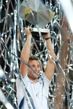 Norveç 'ten Casper Ruud Mutua Madrid Açık 2025 turnuvasında kazandığı zaferden sonra 4 Mayıs 2025 tarihinde İspanya' nın Madrid kentinde La Caja Magica 'da kutlandı.. 