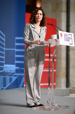 Madrid Topluluğu Başkanı Isabel Daz Ayuso Madrid Adalet Şehri 'ni 5 Mayıs 2025' te İspanya 'nın Madrid şehrinde sunar.