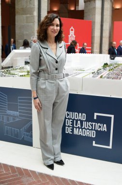 Madrid Topluluğu Başkanı Isabel Daz Ayuso Madrid Adalet Şehri 'ni 5 Mayıs 2025' te İspanya 'nın Madrid şehrinde sunar.