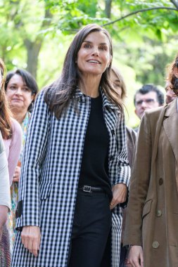 İspanya Kraliçesi Letizia, yüzüncü yılı dolayısıyla İspanya 'nın Madrid kentinde bulunan Cuesta de Moyano adlı daimi kitap fuarını ziyaret etti..