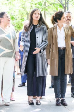 İspanya Kraliçesi Letizia, yüzüncü yılı dolayısıyla İspanya 'nın Madrid kentinde bulunan Cuesta de Moyano adlı daimi kitap fuarını ziyaret etti..