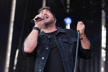 Şarkıcı Antonio Orozco, 11 Mayıs 2025 'te Madrid Plaza Mayor' daki VIVE DIAL HOMENAJE A MADRID konserinde sahne aldı.