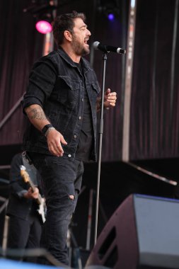 Şarkıcı Antonio Orozco, 11 Mayıs 2025 'te Madrid Plaza Mayor' daki VIVE DIAL HOMENAJE A MADRID konserinde sahne aldı.