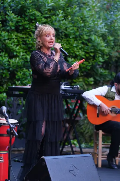 Şarkıcı Naike Ponce, 13 Mayıs 2025 'te İspanya' nın Madrid kentinde bulunan SGAE genel merkezinde 