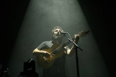 Şarkıcı El Kanka, Sala de la Riviera de Madrid 'de konser verdi. 16 Mayıs 2025 İspanya