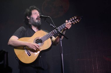 Şarkıcı El Kanka, Sala de la Riviera de Madrid 'de konser verdi. 16 Mayıs 2025 İspanya