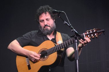 Şarkıcı El Kanka, Sala de la Riviera de Madrid 'de konser verdi. 16 Mayıs 2025 İspanya