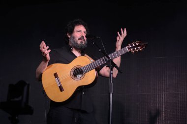 Şarkıcı El Kanka, Sala de la Riviera de Madrid 'de konser verdi. 16 Mayıs 2025 İspanya