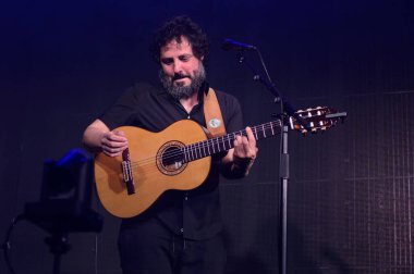 Şarkıcı El Kanka, Sala de la Riviera de Madrid 'de konser verdi. 16 Mayıs 2025 İspanya