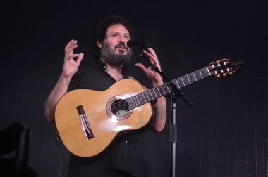 Şarkıcı El Kanka, Sala de la Riviera de Madrid 'de konser verdi. 16 Mayıs 2025 İspanya