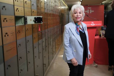 Yazar Isabel Allende 22 Mayıs 2025 'te Madrid, İspanya' da Cervantes Enstitüsü 'nde düzenlenen törende 