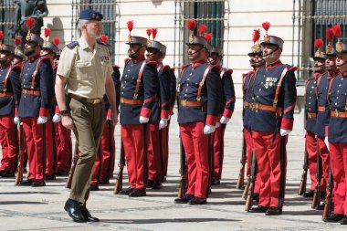 İspanya Kralı VI. Felipe, Ordu Yüksek Konseyi sırasında, 26 Mayıs 2025 'te İspanya' nın Madrid kentinde, Ordu Karargahında. Toplantı askeri liderleri bir araya getiriyor..