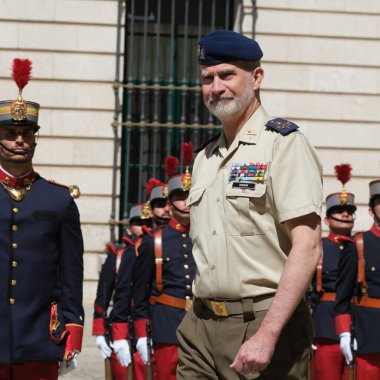 İspanya Kralı VI. Felipe, Ordu Yüksek Konseyi sırasında, 26 Mayıs 2025 'te İspanya' nın Madrid kentinde, Ordu Karargahında. Toplantı askeri liderleri bir araya getiriyor..