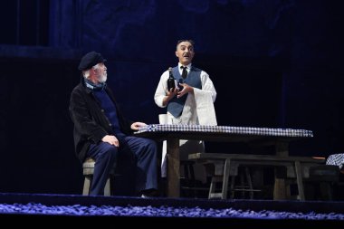 İspanyol şarkıcılar Zarzuela (geleneksel İspanyol operası) La tabernera del Puerto (The Harbour Innkeeper) sırasında 31 Mayıs 2025 tarihinde Madrid, İspanya 'da Zarzuela Tiyatrosu' nda sahne almışlardır.