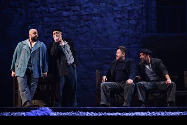 İspanyol şarkıcılar Zarzuela (geleneksel İspanyol operası) La tabernera del Puerto (The Harbour Innkeeper) sırasında 31 Mayıs 2025 tarihinde Madrid, İspanya 'da Zarzuela Tiyatrosu' nda sahne almışlardır.