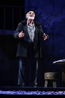 İspanyol şarkıcılar Zarzuela (geleneksel İspanyol operası) La tabernera del Puerto (The Harbour Innkeeper) sırasında 31 Mayıs 2025 tarihinde Madrid, İspanya 'da Zarzuela Tiyatrosu' nda sahne almışlardır.