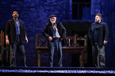 İspanyol şarkıcılar Zarzuela (geleneksel İspanyol operası) La tabernera del Puerto (The Harbour Innkeeper) sırasında 31 Mayıs 2025 tarihinde Madrid, İspanya 'da Zarzuela Tiyatrosu' nda sahne almışlardır.