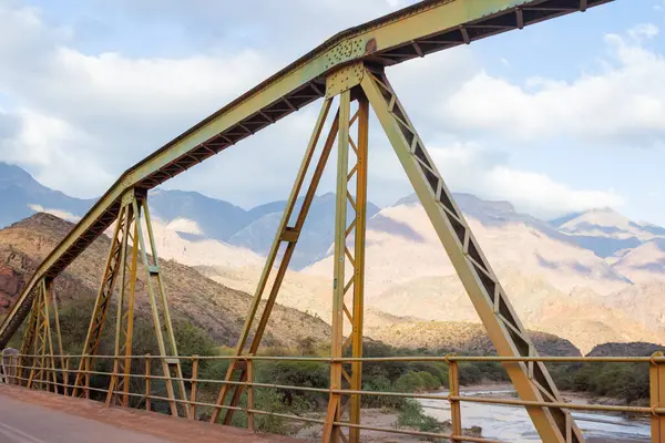 Arjantin 'de Kış Macerası turizmi. Duvar kağıdı. Turizm tanıtımı için arka plan. Salta manzarası.