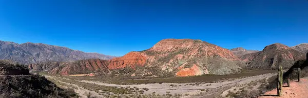 Kuzey Arjantin manzarası. Macera turizmi. Arjantin 'de kış tatili. Turizm promosyonları için duvar kağıdı