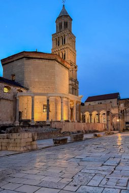 Split şehrinde göze çarpan muhteşem antik taş yapılar. Tarihle dolu turistik yerler. Split City Dünya Mirası Sitesi 'ni ilan etti. Seyahat ve turizm acenteleri için görüntüler. Boşluğu kopyala