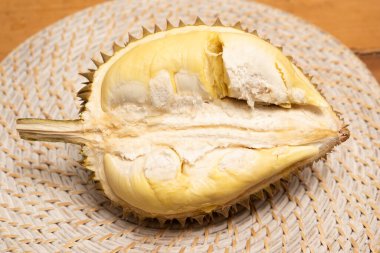 Dorian ikiye bölündü.