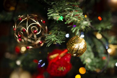 Güzel Noel ağacı süslemesi