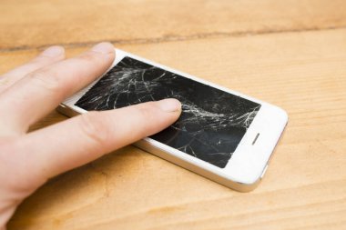 Kırık ekran ile Smartphone