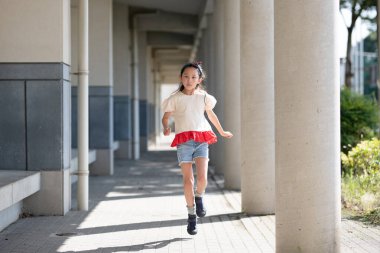 Asyalı şirin bir kızın portresi.