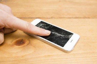 Kırık ekran ile Smartphone