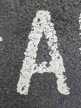 Sıkıntılı Durum Tipografisinde Yazılı Bir Harf Bulundu