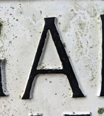 Sıkıntılı Durum Tipografisinde Yazılı Bir Harf Bulundu