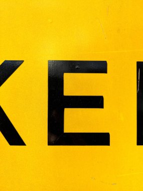 Sıkıntılı Durum Tipografisinde Yazılı Bir Harf Bulundu