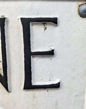 Sıkıntılı Durum Tipografisinde Yazılı Bir Harf Bulundu