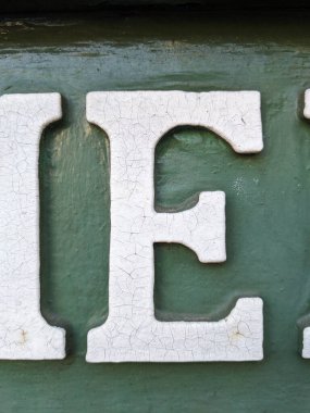 Sıkıntılı Durum Tipografisinde Yazılı Bir Harf Bulundu