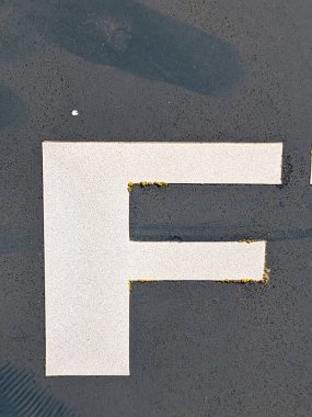 Sıkıntılı Durum Tipografisi ile Yazılan Sözcük Fidye Defteri Bulundu