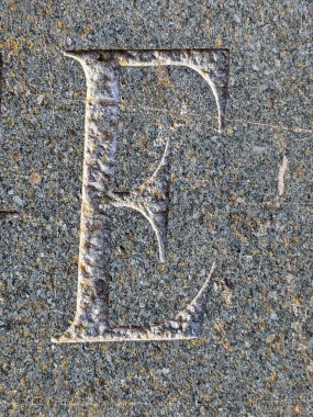 Sıkıntılı Durum Tipografisi ile Yazılan Sözcükler E Harfi Fidye Defteri Bulundu