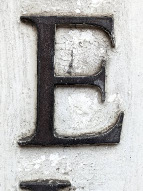 Sıkıntılı Durum Tipografisi ile Yazılan Sözcükler E Harfi Fidye Defteri Bulundu