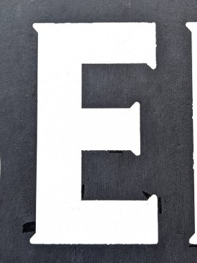 Sıkıntılı Durum Tipografisi ile Yazılan Sözcükler E Harfi Fidye Defteri Bulundu